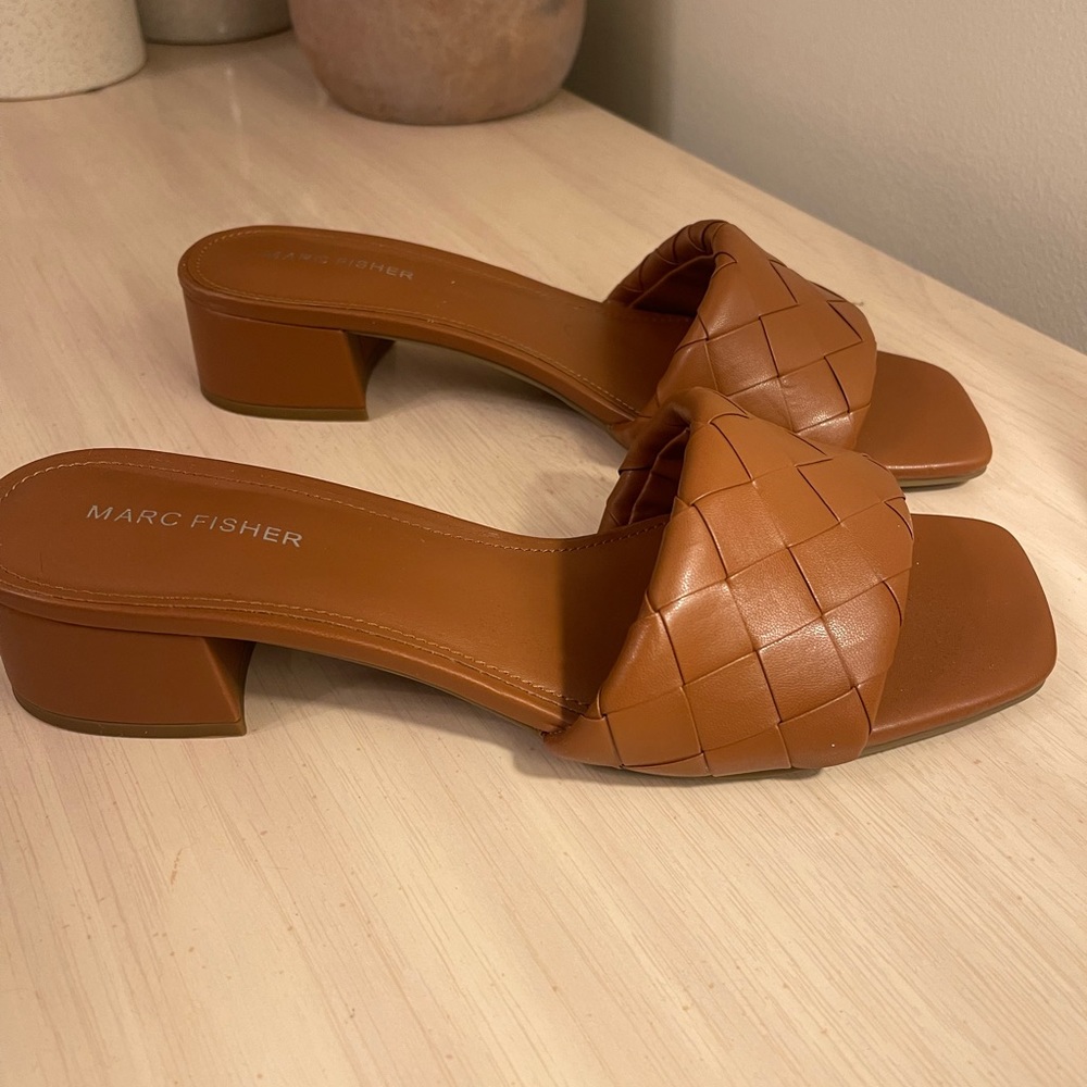 BRAND NEW Never Worn Marc Fisher Heels